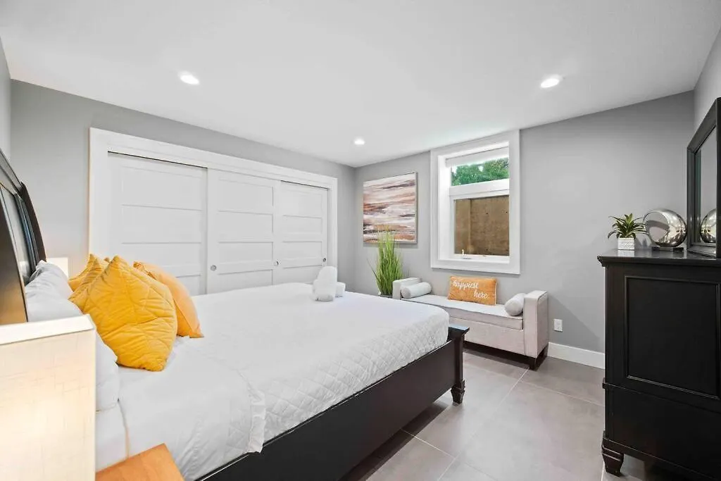 Casa de Férias New! - Bright Modern Entire Unit King Bed! Vila Portland